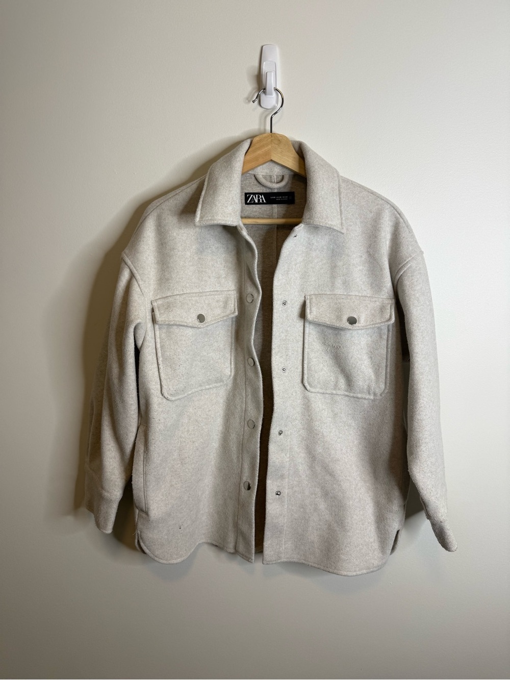 Zara Cream Utility Shacket with Front Flap Pockets sweater jackets size xs